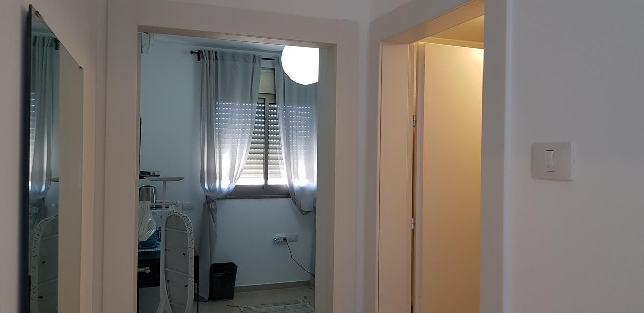Private Bed/Bathroom In Netanya Exterior foto