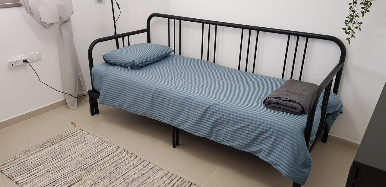 Private Bed/Bathroom In Netanya Exterior foto